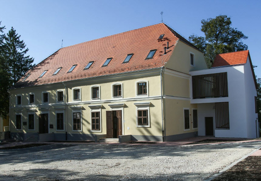 Erdődy - Hüvös Kastély, Hungary